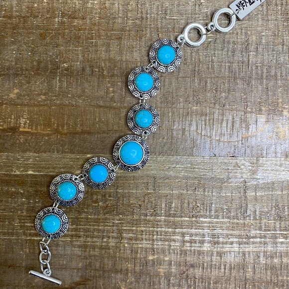 New MexZotic Blue Howlite Antique Silver Bracelet - Picture 2 of 8